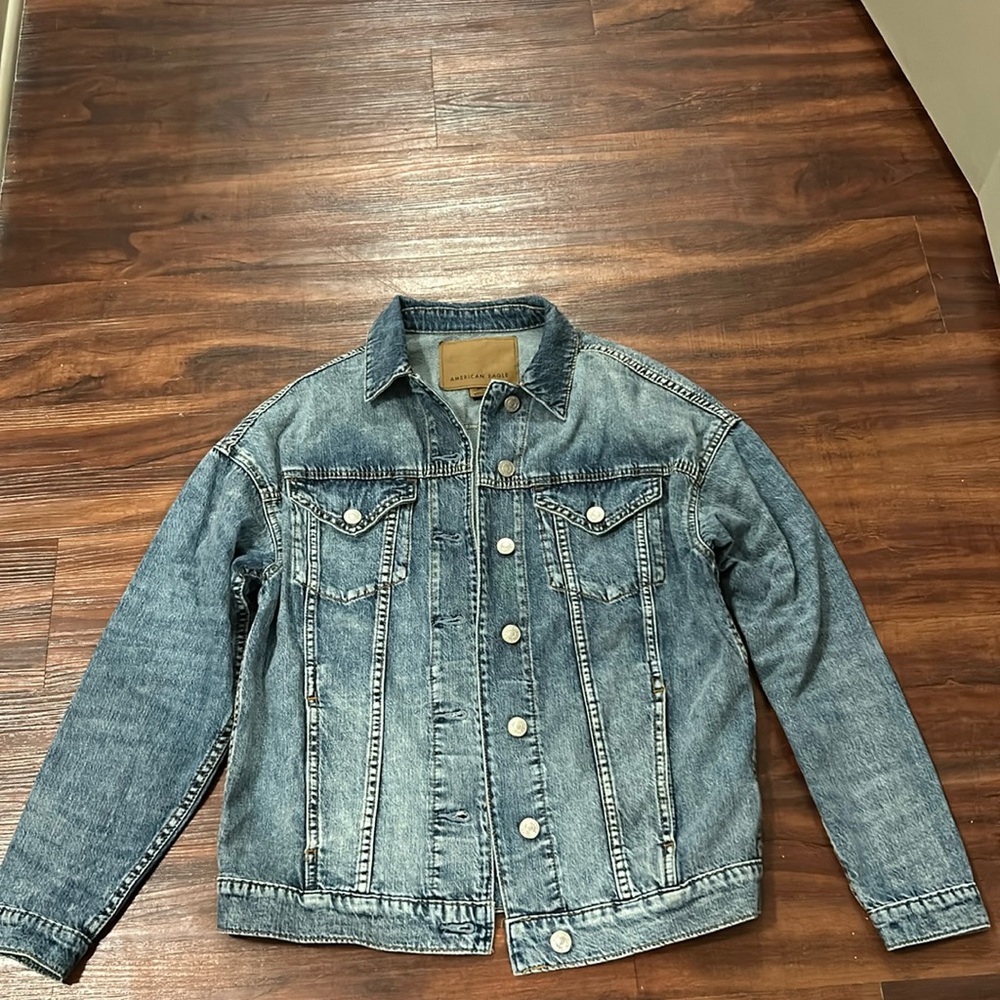 Women’s American Eagle oversized jean jacket xxs